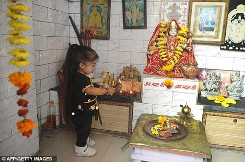 ���ţ���������ĳ���Ů�Դ�������˹��ͼ��