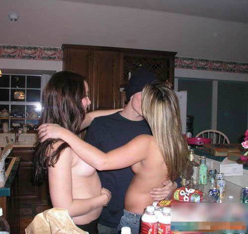 ���ľ���Ů��̻��¶�鶷��ͼ��(��ͼ)